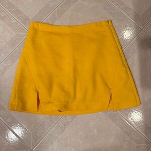 Zara Trafaluc Yellow Skort skirt XS like new